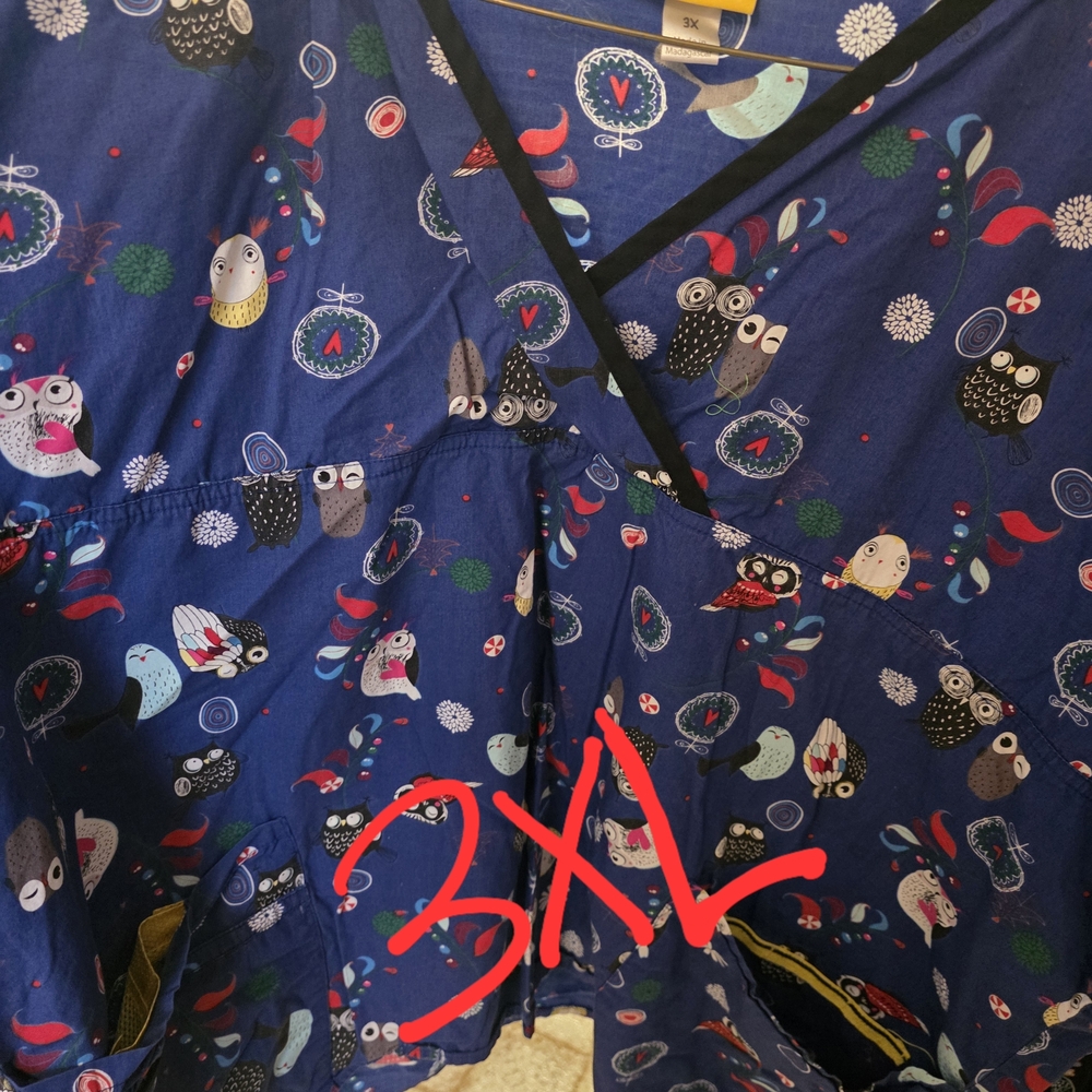WonderWink Blue Owl Print Scrub Top